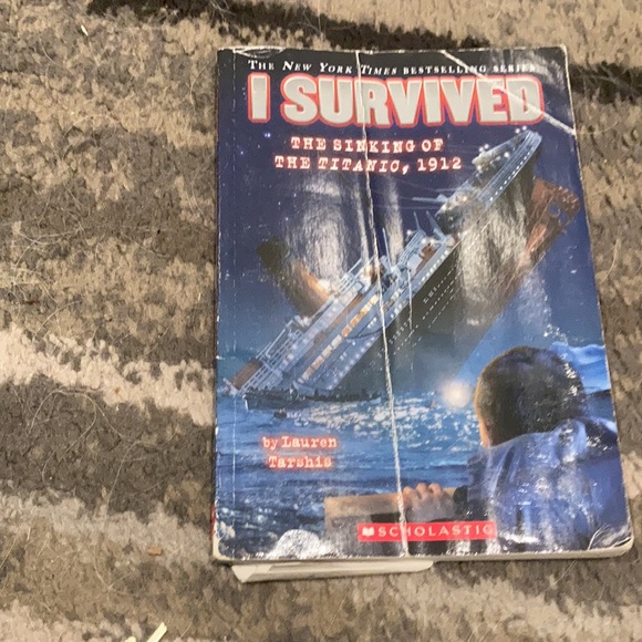 Books that me and my friend wanted to sell - Picture 6 of 10